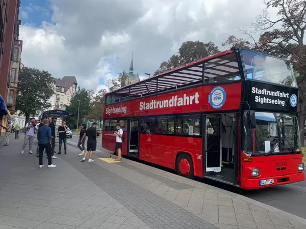 Mit dem Doppeldecker unterwegs